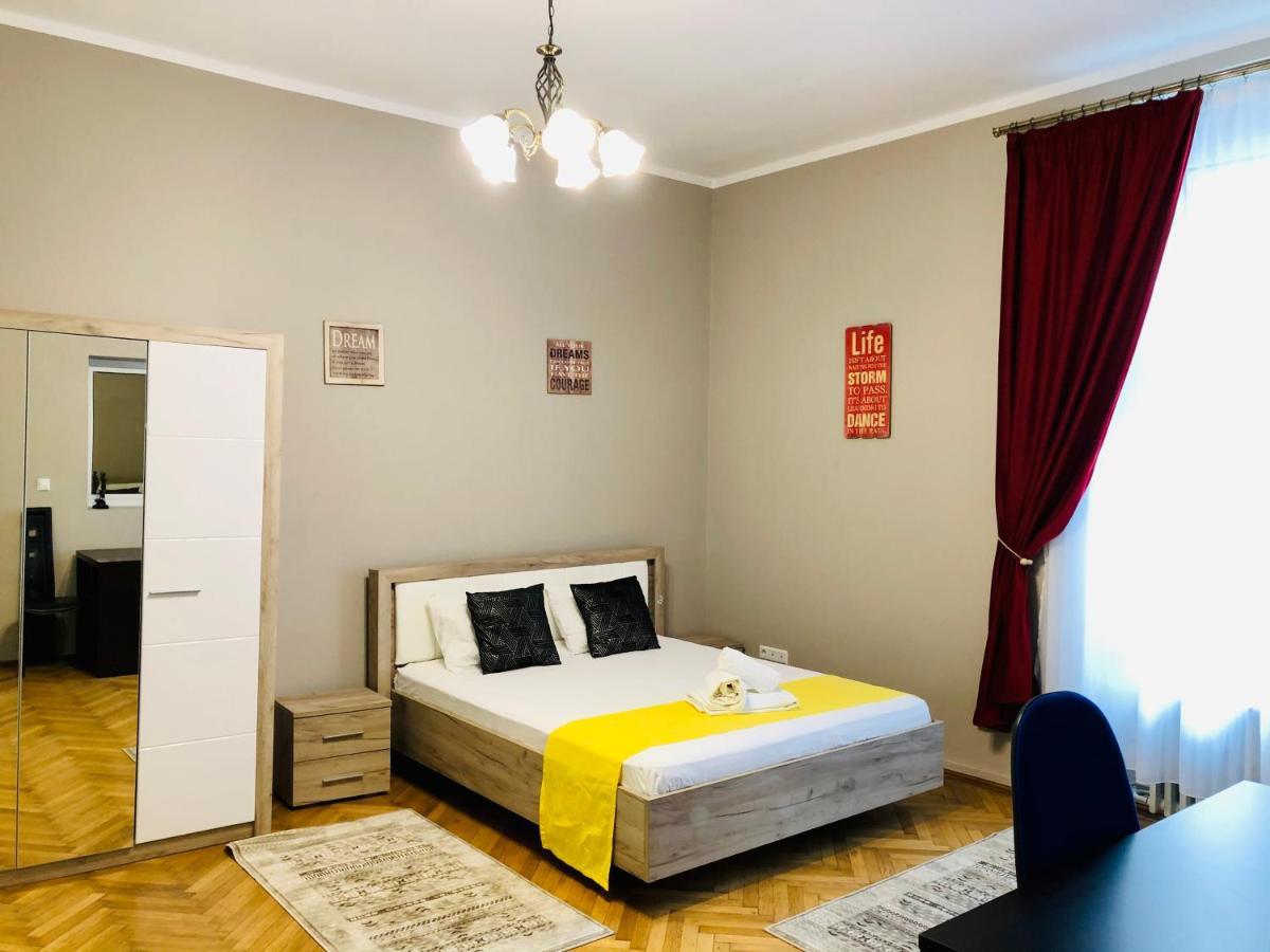 Ultra-Central Apartment Just In Union Squere Тимишоара Екстериор снимка